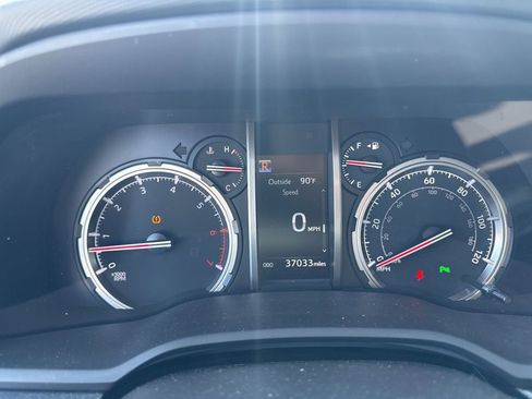 Used 2022 Toyota 4Runner Limited AWD/4WD image 10