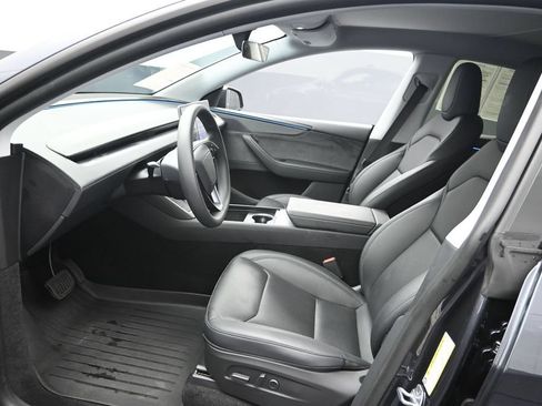 Used 2026 Tesla Model Y 2WD image 10