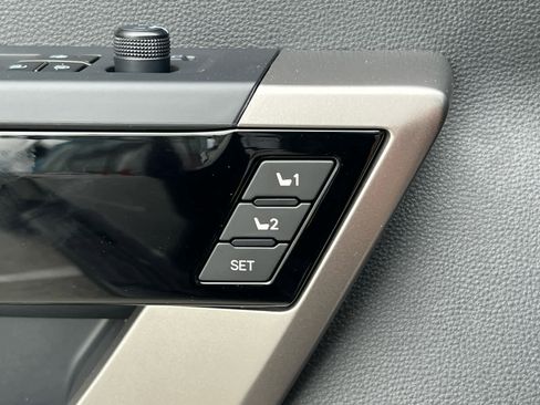 New 2026 Toyota Tundra Limited AWD/4WD image 17