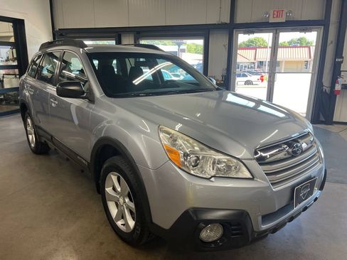 Used 2014 Subaru Outback 2.5i AWD/4WD image 15