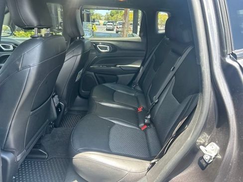 Used 2022 Jeep Compass Latitude w/ Convenience Group FWD image 7