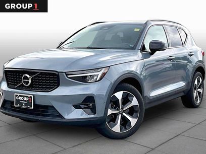 Used 2023 Volvo XC40 B5 Plus w/ Driver Assist Package