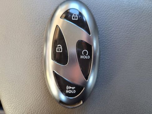 Used 2024 Hyundai Elantra SEL image 32