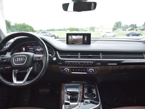 Used 2018 Audi Q7 3.0T Prestige w/ Prestige Package AWD/4WD image 39