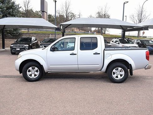 Used 2012 Nissan Frontier SV image 5