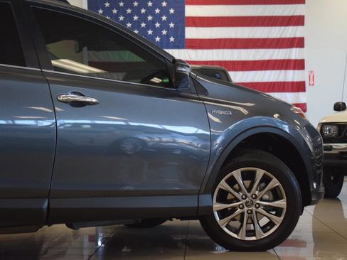 Used 2018 Toyota RAV4 Limited w/ Advanced Technology Package AWD/4WD image 21