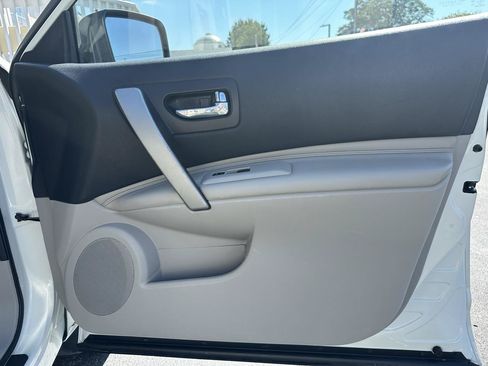 Used 2009 Nissan Rogue SL w/ Leather Pkg FWD image 25