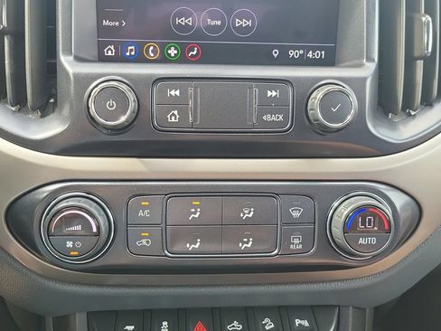 Used 2022 Chevrolet Colorado Z71 AWD/4WD image 29