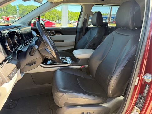 Used 2022 Kia Carnival SX FWD image 10