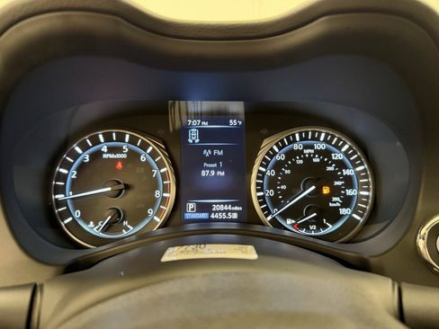 Used 2022 INFINITI Q60 3.0t Luxe w/ Essential Package image 8