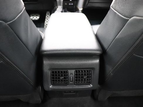 Used 2025 Toyota Camry SE image 20