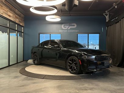 Used 2020 Dodge Charger SXT w/ Blacktop Package
