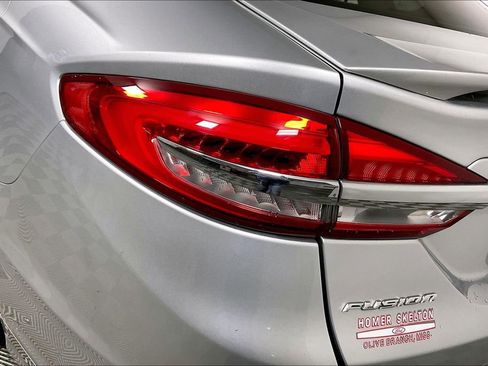 Used 2017 Ford Fusion SE w/ Equipment Group 201A image 27