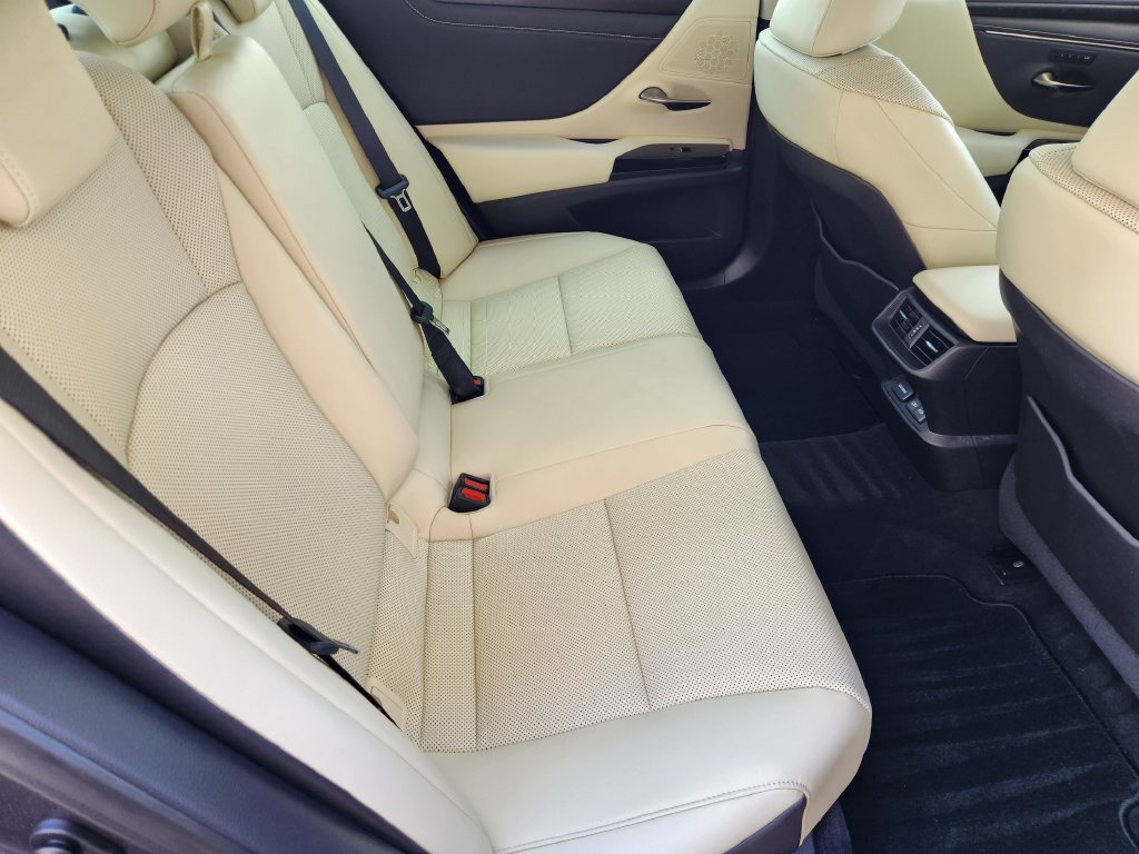 Certified 2022 Lexus ES 350 w/ Premium Package FWD image 31