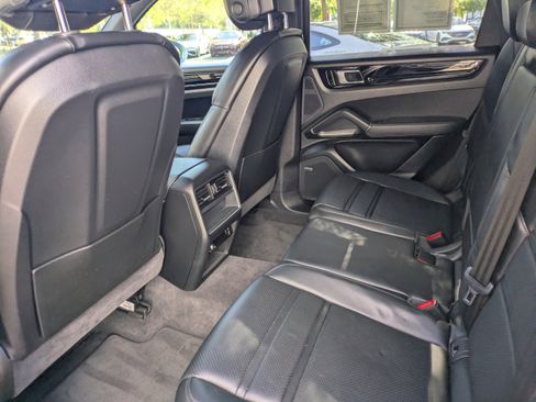 Used 2020 Porsche Cayenne image 15