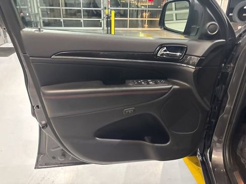 Used 2020 Jeep Grand Cherokee Trailhawk w/ Trailhawk Luxury Group image 11