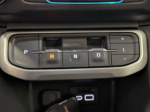 Used 2023 GMC Acadia SLT image 34