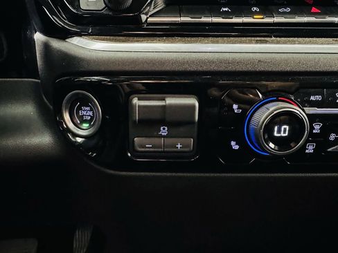 Used 2025 Chevrolet Silverado 1500 LT image 18