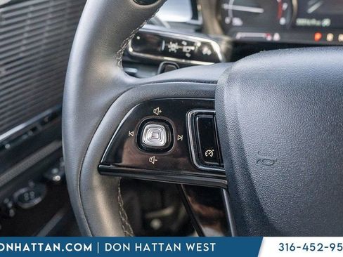 Used 2022 Lincoln Corsair Standard w/ Equipment Group 101A image 11