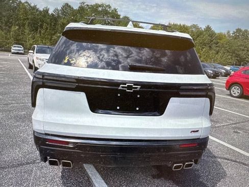 Used 2025 Chevrolet Traverse RS AWD/4WD image 25