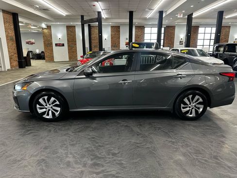 Used 2023 Nissan Altima 2.5 S FWD image 7