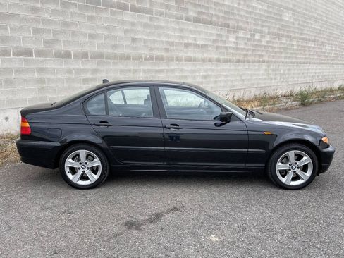 Used 2004 BMW 325xi Sedan AWD/4WD image 2