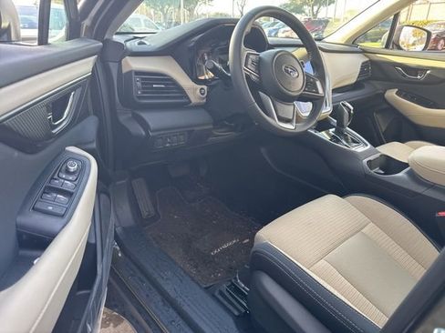 Used 2025 Subaru Outback Premium image 9