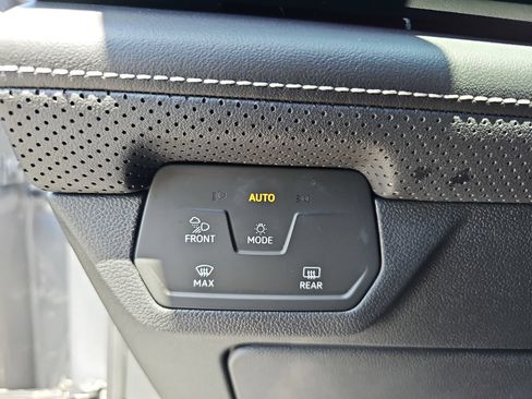 Certified 2024 Volkswagen Atlas SE FWD image 27