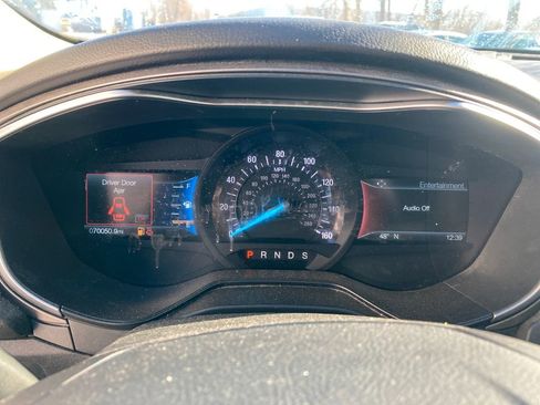 Used 2019 Ford Fusion SE image 19