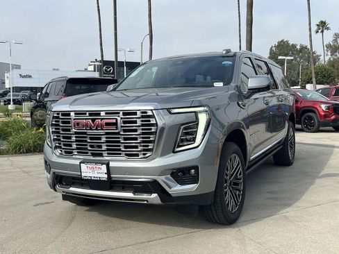 New 2026 GMC Yukon XL Denali w/ Denali Reserve Package RWD image 7