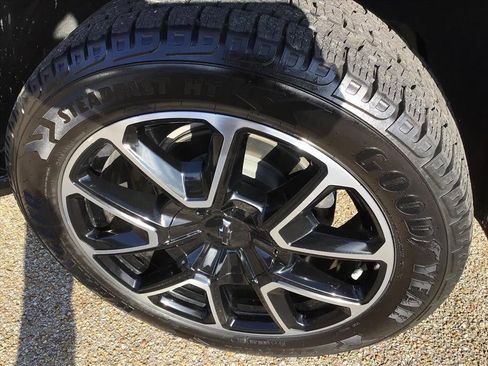 Used 2023 Chevrolet Tahoe RST w/ Luxury Package image 13