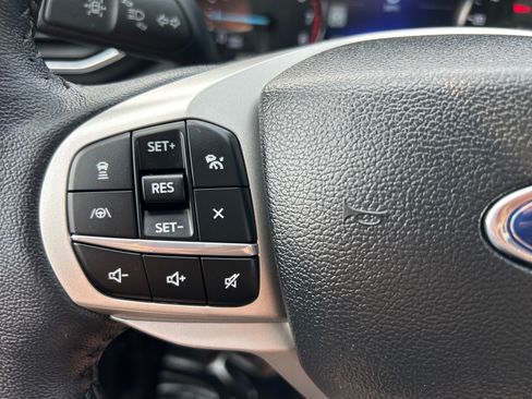 Certified 2024 Ford Explorer XLT w/ Equipment Group 202A AWD/4WD image 27
