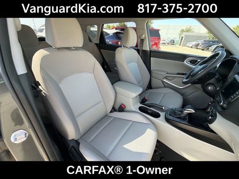 Certified 2025 Kia Soul LX w/ LX Technology Package FWD image 27