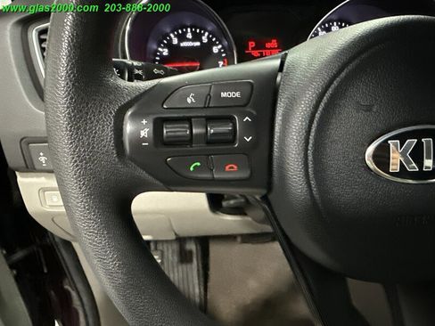 Used 2018 Kia Sedona LX image 38