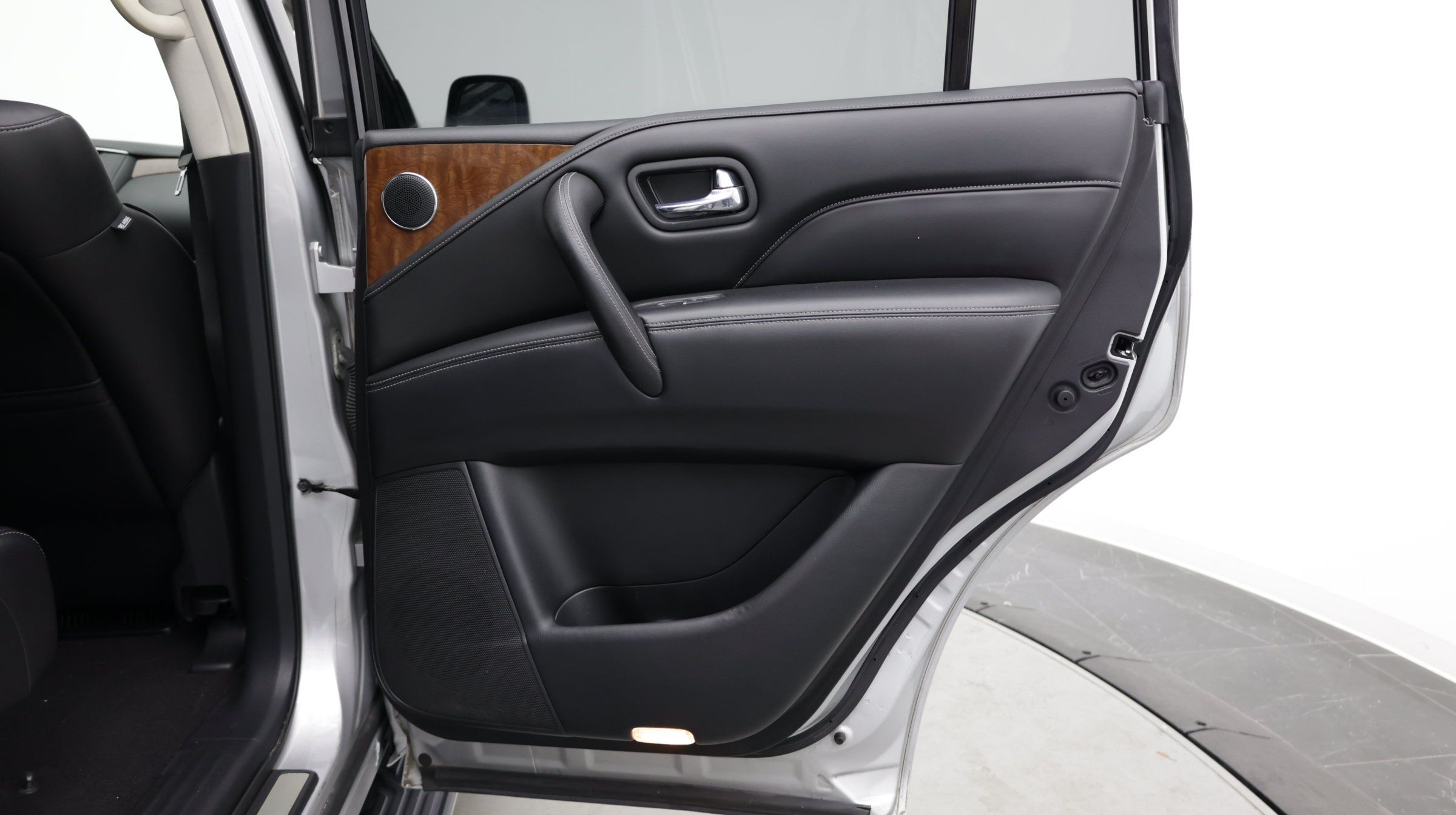 Used 2018 INFINITI QX80 4WD w/ Driver Assistance Package image 44