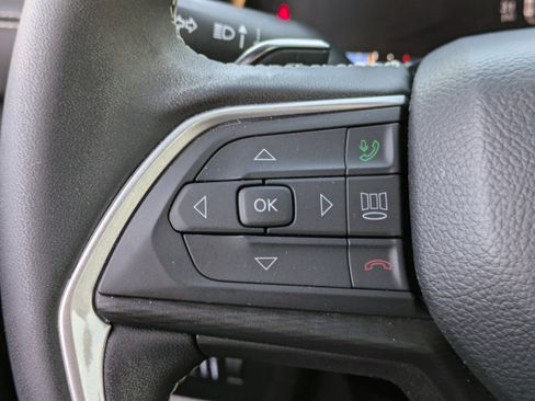 Used 2025 Jeep Grand Cherokee Laredo X image 24