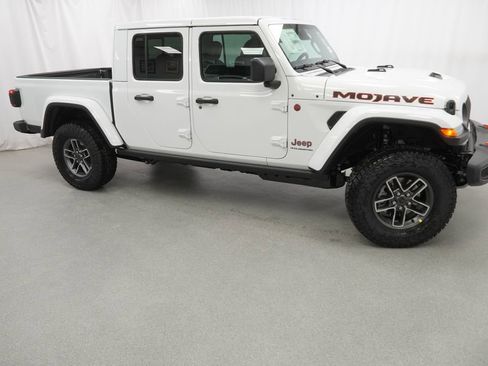 New 2026 Jeep Gladiator Mojave w/ Safety Group image 9