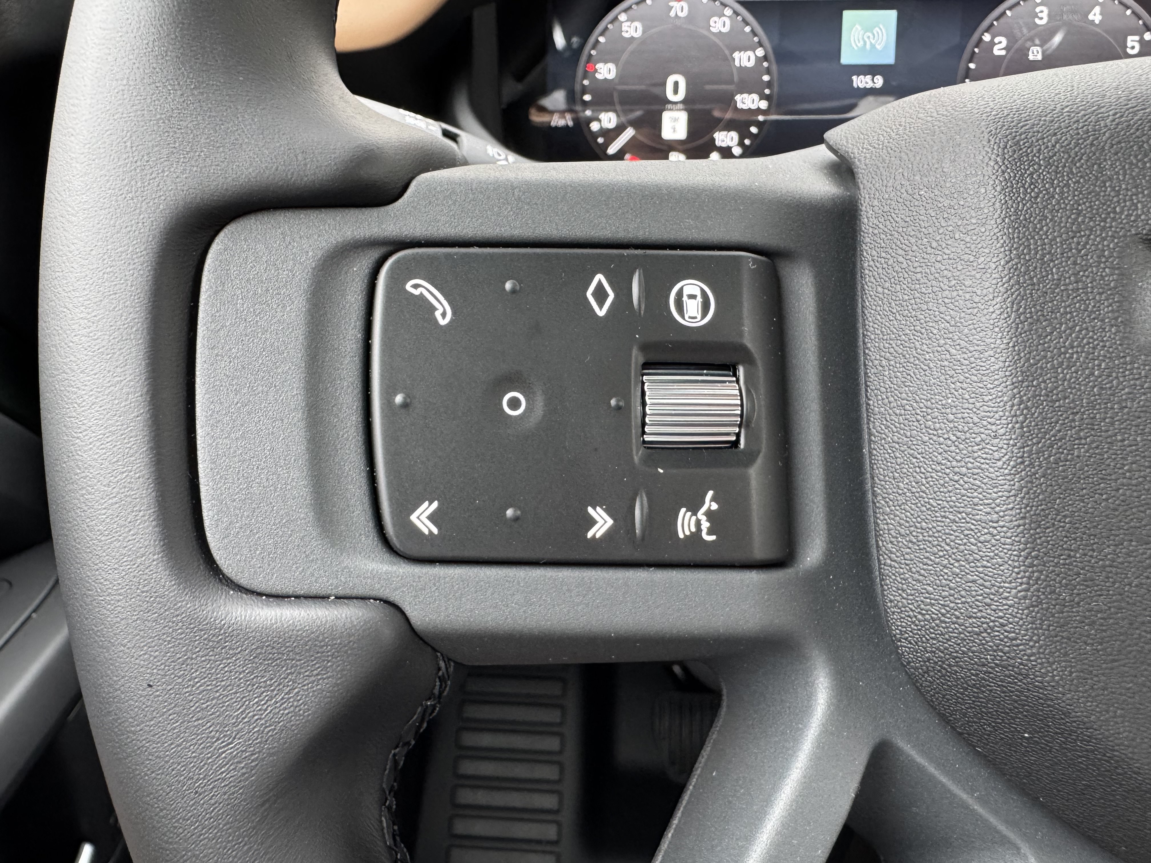 New 2026 Land Rover Defender 110 X-Dynamic SE AWD/4WD image 17