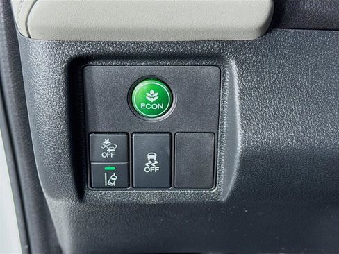 Used 2021 Honda HR-V EX-L image 11