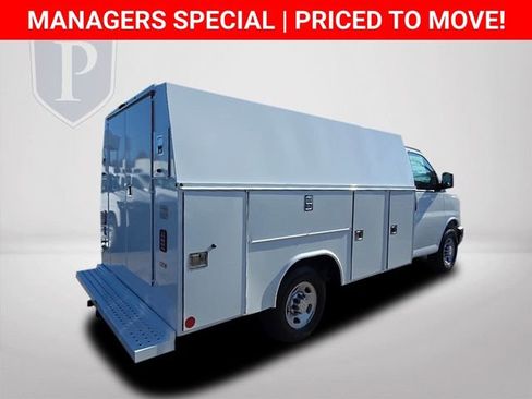 New 2025 Chevrolet Express 3500 w/ Power Convenience Package image 5