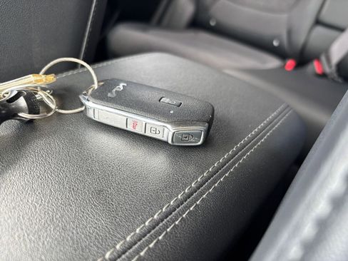 Used 2025 Kia Seltos S image 21