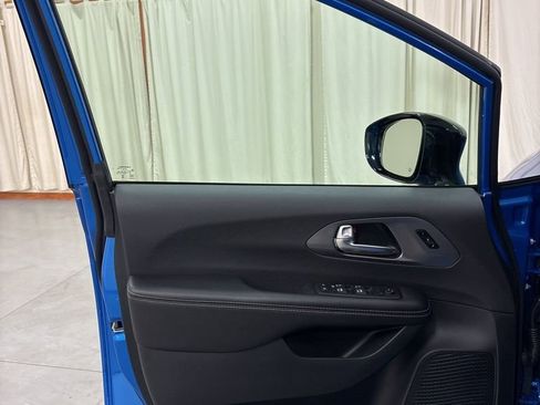 New 2026 Chrysler Pacifica Select image 15