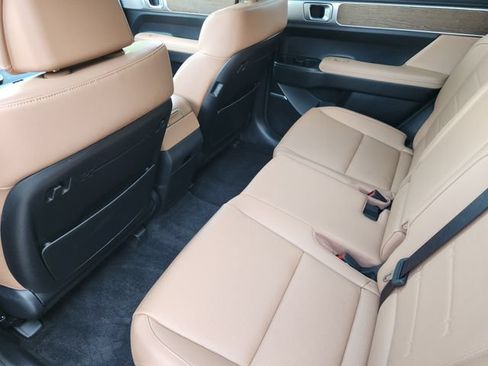 Certified 2025 Hyundai Santa Fe Limited FWD image 21
