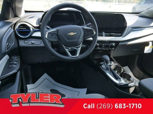 New 2025 Chevrolet Trax LT w/ Driver Confidence Package image 42