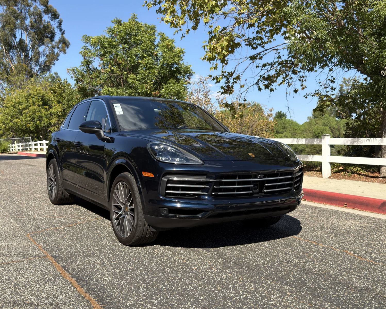 Used 2021 Porsche Cayenne AWD/4WD image 2