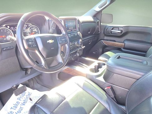 Used 2022 Chevrolet Silverado 1500 High Country w/ Technology Package AWD/4WD image 27