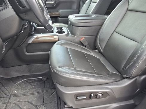 Used 2019 Chevrolet Silverado 1500 RST image 21