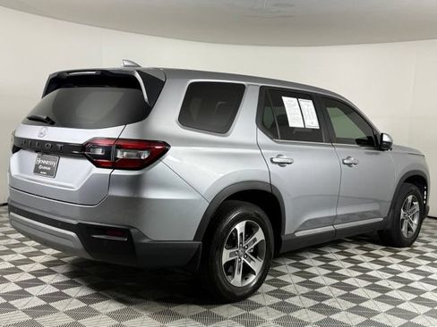 Used 2025 Honda Pilot EX-L image 8