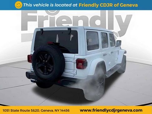Used 2022 Jeep Wrangler Unlimited Sahara AWD/4WD image 5
