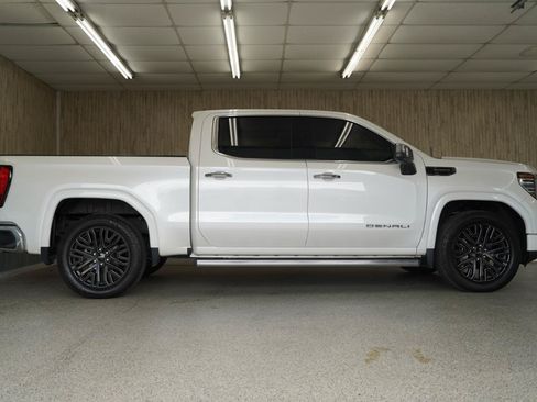 Used 2022 GMC Sierra 1500 Denali Ultimate AWD/4WD image 6